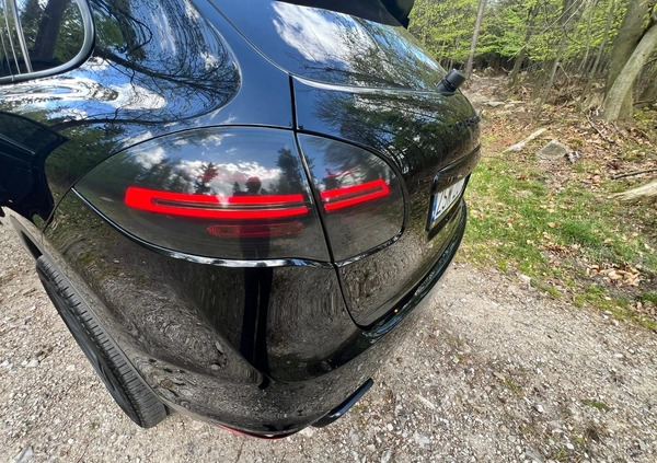 Porsche Cayenne cena 86000 przebieg: 313000, rok produkcji 2011 z Grybów małe 211